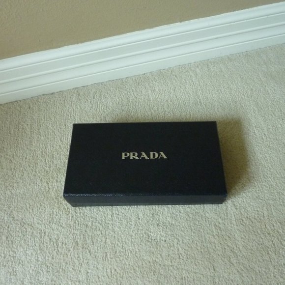 PRADA Saffiano Leather Logo Bow Zippered Wallet - Picture 12 of 12